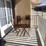 Les Appt Bord De Avec Balcon 카미에르
